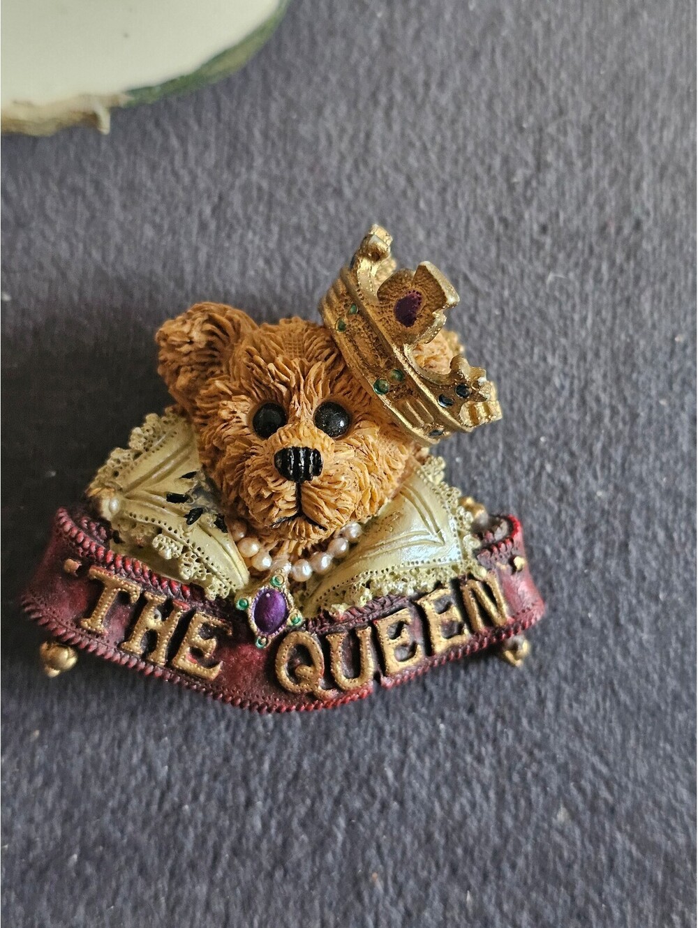 Boyds Bear The Queen Brooch